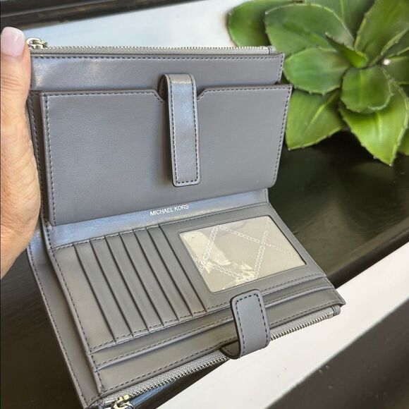 New Michael Kors Jet Set Travel Signature Logo Wristlet Clutch Wallet Monogram - Picture 7 of 9